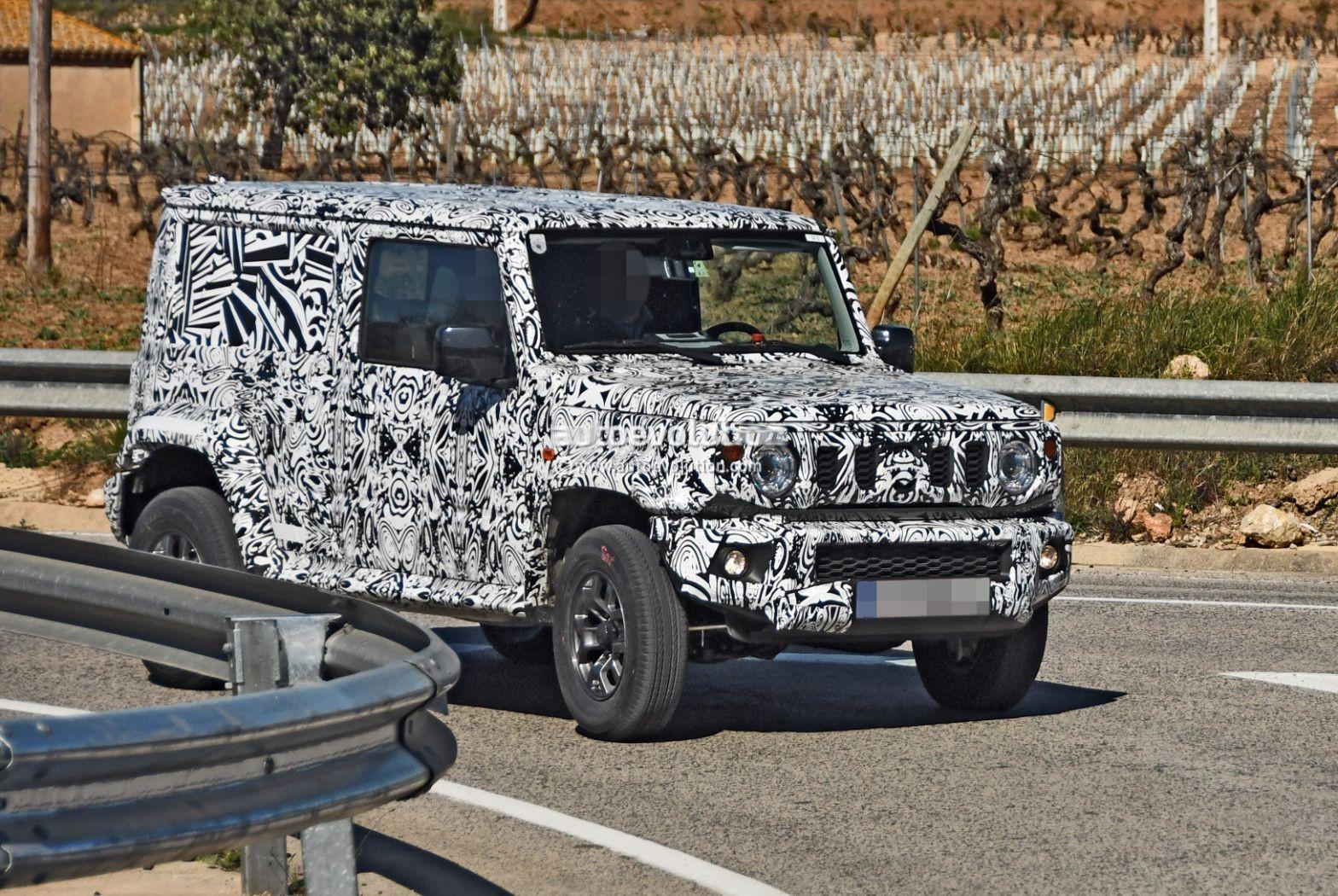 Prototipe Suzuki Jimny LWB yang Berkamuflase Ini Diduga Model Pickup