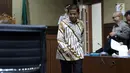 Mantan Sekjen Partai Golkar, Idrus Marham usai menjalani sidang pembacaan dakwaan di Pengadilan Tipikor, Jakarta, Selasa (15/1). Idrus didakwa terkait dugaan suap kerja sama pembangunan PLTU Riau-1. (Liputan6com/Helmi Fithriansyah)