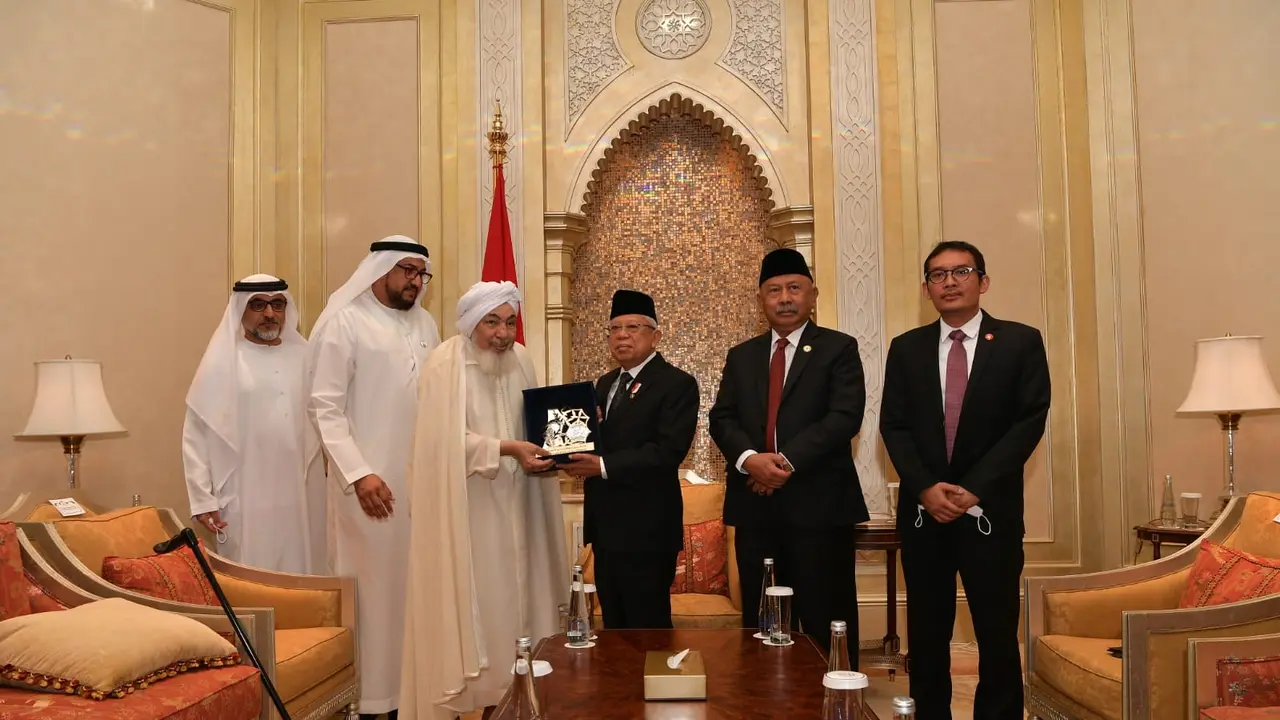 Wapres Ma’ruf Amin bertemu dengan Presiden Abu Dhabi Forum for Peace (ADFP) Syekh Abdullah bin Bayyah, Rabu (2/11/2022).