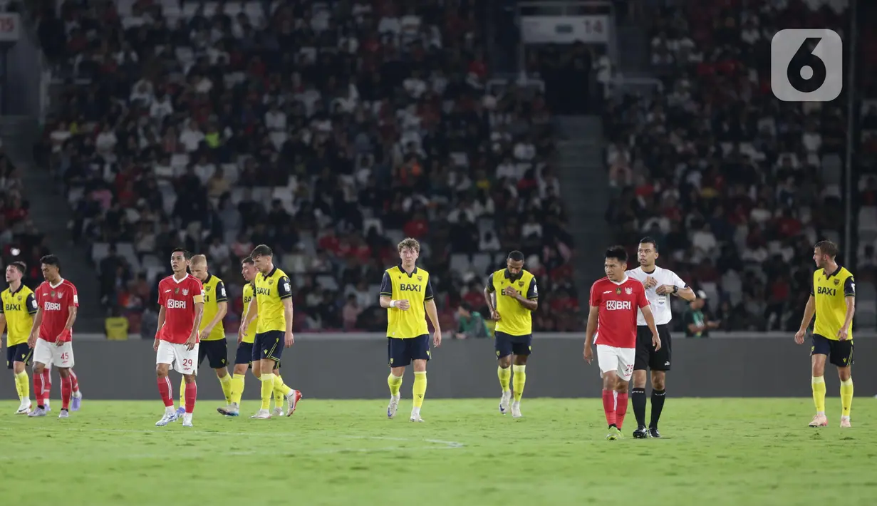 Oxford United FC mengawali laga perdana Grup A Piala Presiden 2025 dengan kemenangan telak 6-3 atas Liga Indonesia All Star. (Liputan6.com/Helmi Fithriansyah)