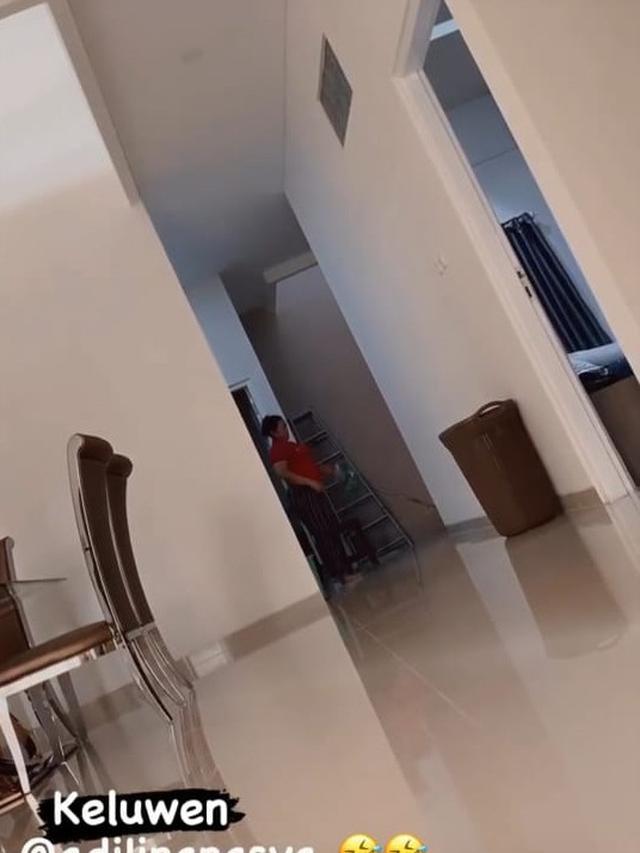 6 Potret Rumah Nella Kharisma dan Dory Harsa, Bernuansa Putih