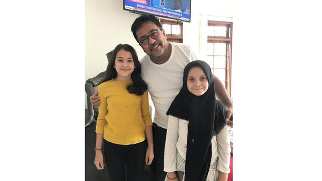 6 Potret Richelle Skornicki saat Berhijab, Adik Sandrinna Michelle