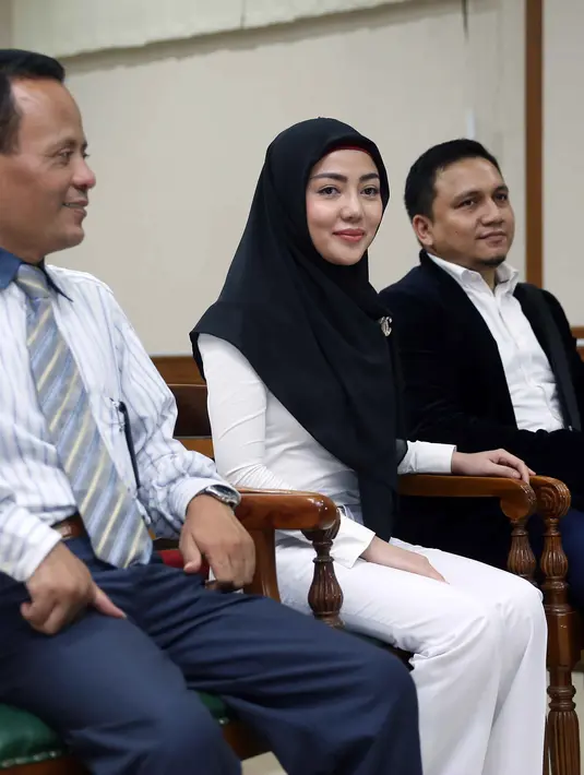 Ada yang unik dalam perceraian pasangan yang belum lama menikah ini. (Nurwahyunan/Bintang.com)