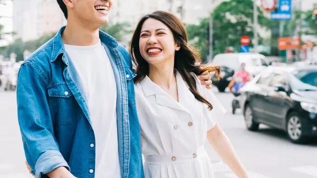 Ilustrasi pasangan muda bahagia bersama