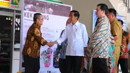 Kawasan Ekonomi Khusus (KEK) di Bandara Sam Ratulangi, Manado, Senin (1/4). Jokowi meresmikan beroperasinya 3 Kawasan Ekonomi Khusus, Rusun Mahasiswa IAIN Kota Manado dan Rusun Mahasiswa UKI Kota Tomohon. (Liputan6.com/Angga Yuniar)