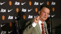 Kepada wartawan, Louis van Gaal mengaku siap memberikan yang terbaik dan menaikkan kembali prestasi Manchester United, (17/7/2014). (REUTERS/Nigel Roddis)