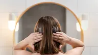 Kembali ke Perawatan Rambut Dasar, Tidak Perlu Pakai Terlalu Banyak Produk