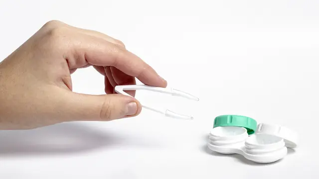 4. Ulkus Kornea (Luka Terbuka di Kornea)