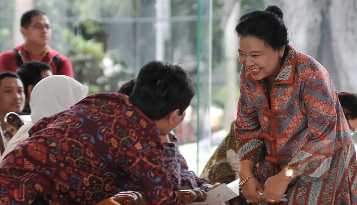 Kepala Museum Nasional Intan Mardiana saat menghadiri pembukaan acara HUT Museum Nasional Ke 237 di Jakarta, Jumat (24/4/2015).  Museum Nasional akan menyelenggarakan festival selama 35 hari mulai tanggal 21 April-25 Mei 2015. (Liputan6.com/JohanTallo)