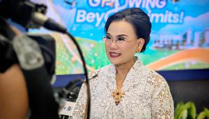 Presiden Direktur PT Unggul Pratama Medika sekaligus Direktur RS EMC Sentul, dr. G.A. Kusmiati, MARS, FISQua dalam peresmian RS EMC Sentul extension building, Bogor, Sabtu (8/11/20250. Foto: Liputan6.com/Ade Nasihudin.