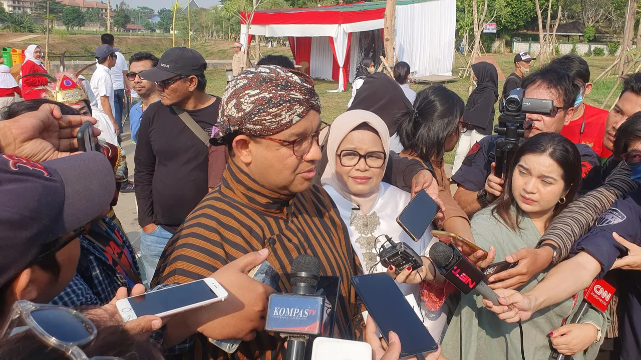 Bakal Calon Presiden (Bacapres) Anies Baswedan saat ditemui wartawan usai melaksanakan upacara HUT ke-78 RI di Waduk Lebak Bulus, Cilandak, Jakarta Selatan pada, Kamis (17/8/2023).