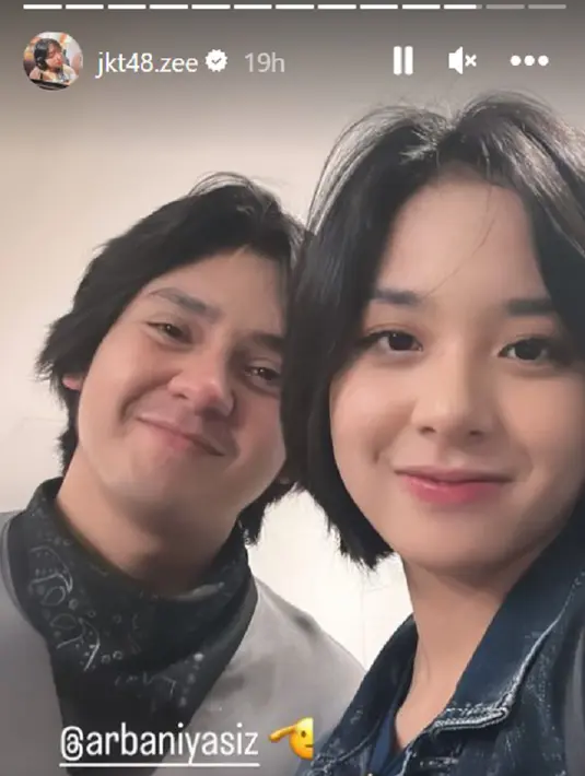 Diketahui bahwa Zee JKT48 akan menjadi pemeran utama di serial Dilan yang terbaru. Dalam film Ancika 1995, pemeran Ancika akan diperankan oleh Zee sendiri, sedangkan Dilan digantikan oleh Arbani Yasiz. Foto: Instagram.