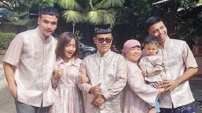 [Fimela] Keluarga Haji Faisal