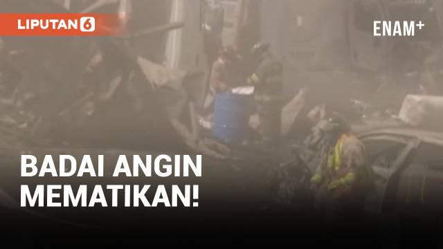 Sedikitnya 6 orang tewas dalam kecelakaan di jalan raya Illinois Amerika Serikat. Kecelakaan mematikan ini dipicu badai angin yang diikuti dengan awan pasir.