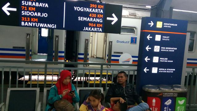 Kepadatan di Stasiun Malang Tanda Arus Mudik Lebaran 2019 