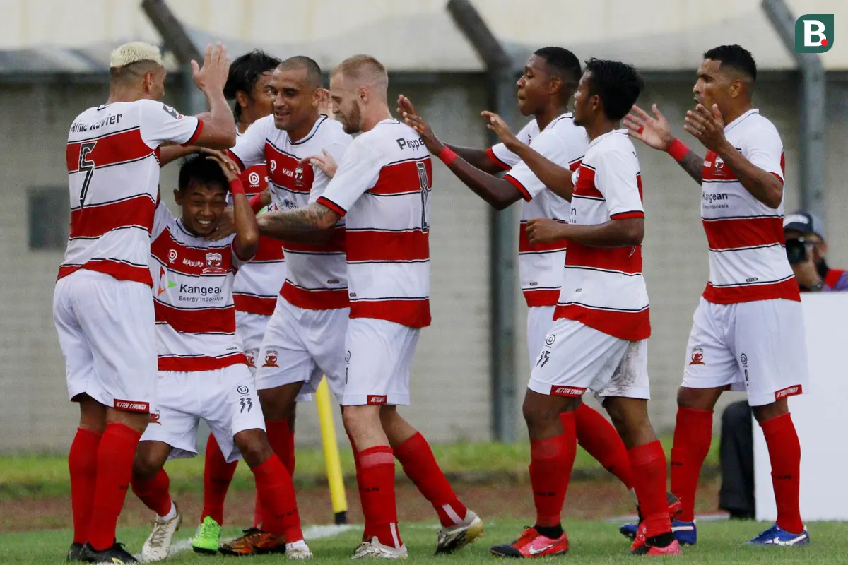 FOTO: Madura United Berbalik Unggul, Tumbangkan PSS Sleman 2-1 dalam Laga Grup C Piala Menpora 2021 - Mochamad Kevy; Tim Madura United
