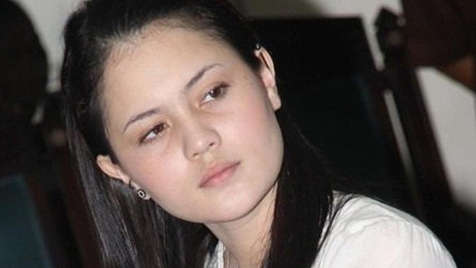 Jennifer Dunn, Isu Hamil dan Perebut Suami Orang - Celeb 