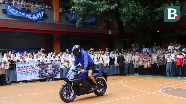 Foto: Toprak Razgatlioglu Pamer Aksi Freestyle Jelang Debut di MotoGP 2026