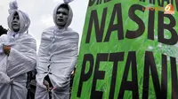 [GALERI FOTO] Hii.. Ada `Pocong` Bawa Apel di Gedung Kemendag