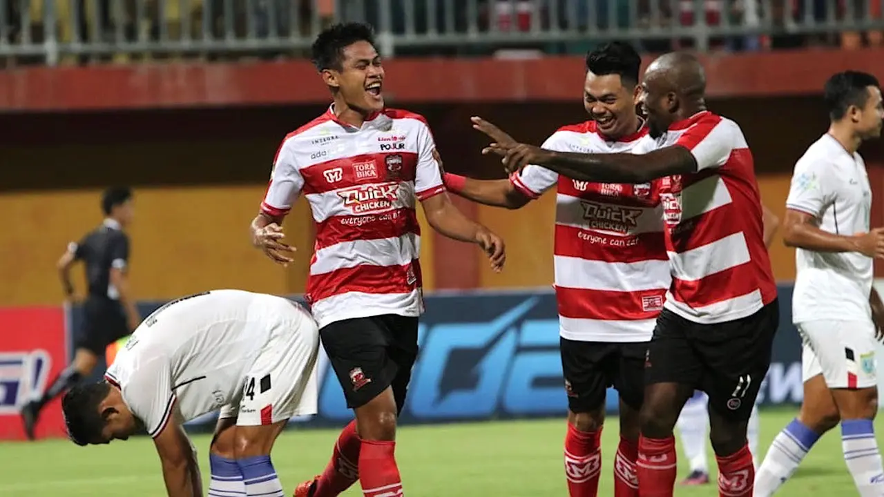 Madura United vs Persela Lamongan