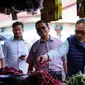 Menteri Perdagangan (Mendag) Zulkifli Hasan meninjau Pasar Masomba Palu, Rabu, (20/12/2023). (Dok Kemendag)