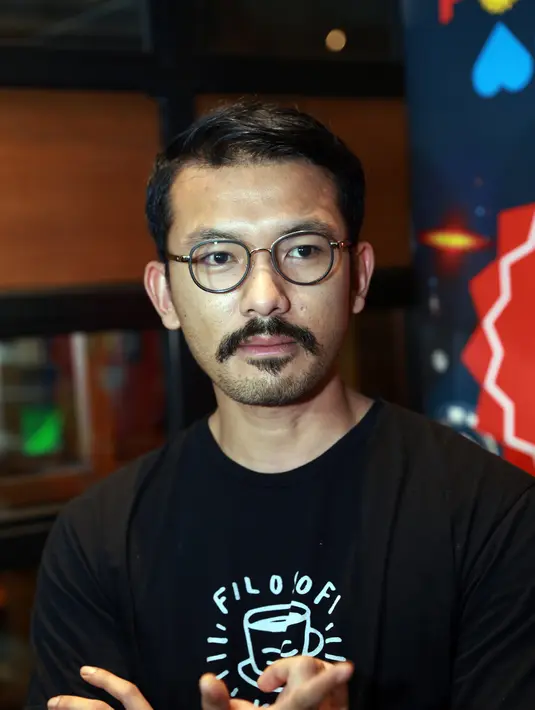  Rio pun tak main-main membuka bisnis kopi. Bahkan dia dan Angga berniat akan membuka cabang kedai kopi di daerah-daerah. (Wimbarsana/Bintang.com)