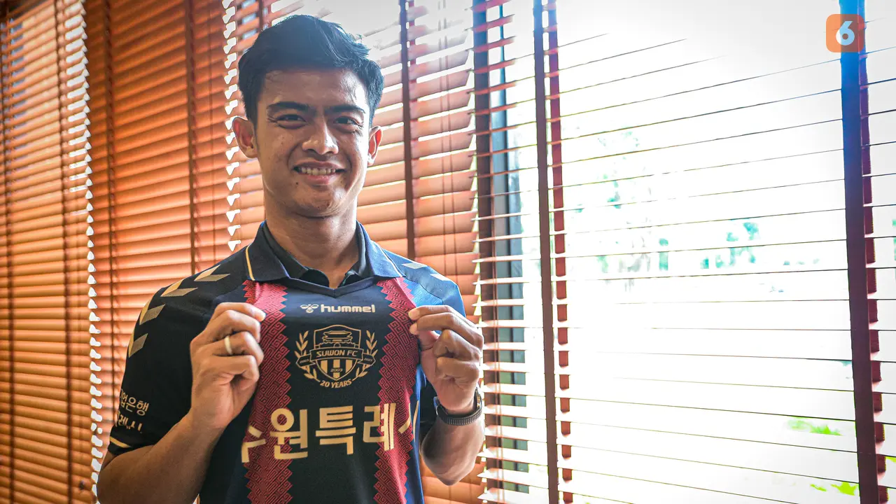 Foto: Pakai Nomor Punggung 23, Suwon FC Resmi Kenalkan Pratama Arhan Jadi Pemain Barunya