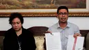 Rachmawati memperlihatkan bukti-bukti yang dimilikinya. Ia sangat yakin bahwa buktinya sangat valid, Jakarta, Rabu (15/10/2014) (Liputan6.com/Johan Tallo)