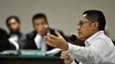 Terdakwa kasus Hambalang, Anas Urbaningrum saat menjawab pertanyaan JPU di Pengadilan Tipikor, Kamis (4/9/14). (Liputan6.com/Miftahul Hayat) 
