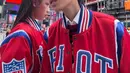 Momen fashion ikonis lainnya adalah saat memasangkan jaket varsity buatan brand lokal Rawtype Riot dengan gaya preppy dan berfoto di Time Square New York City. 
[@mischkadevon]