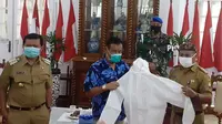 Komisaris Persib Menyumbang 300 APD dan 4.000 Masker ke Pemkab Sumedang