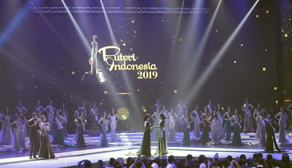 Frederika Alexis Cull -Puteri Indonesia 2019