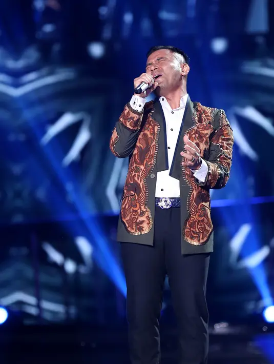 "Ini kan penting bangat, istri melahirkan masa aku gak bisa nemenin lagi untuk kedua kali. Dulu yang pertama udah kelewat, karena aku nggak tau ternyata lahir normal juga bisa dimajuin," ujarnya. (Andy Masela/Bintang.com)