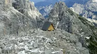 Gratis menginap di hotel yang terletak di puncak Gunung Foronon Buinz di Julian Alps, Italia asalkan kuat mendaki.
