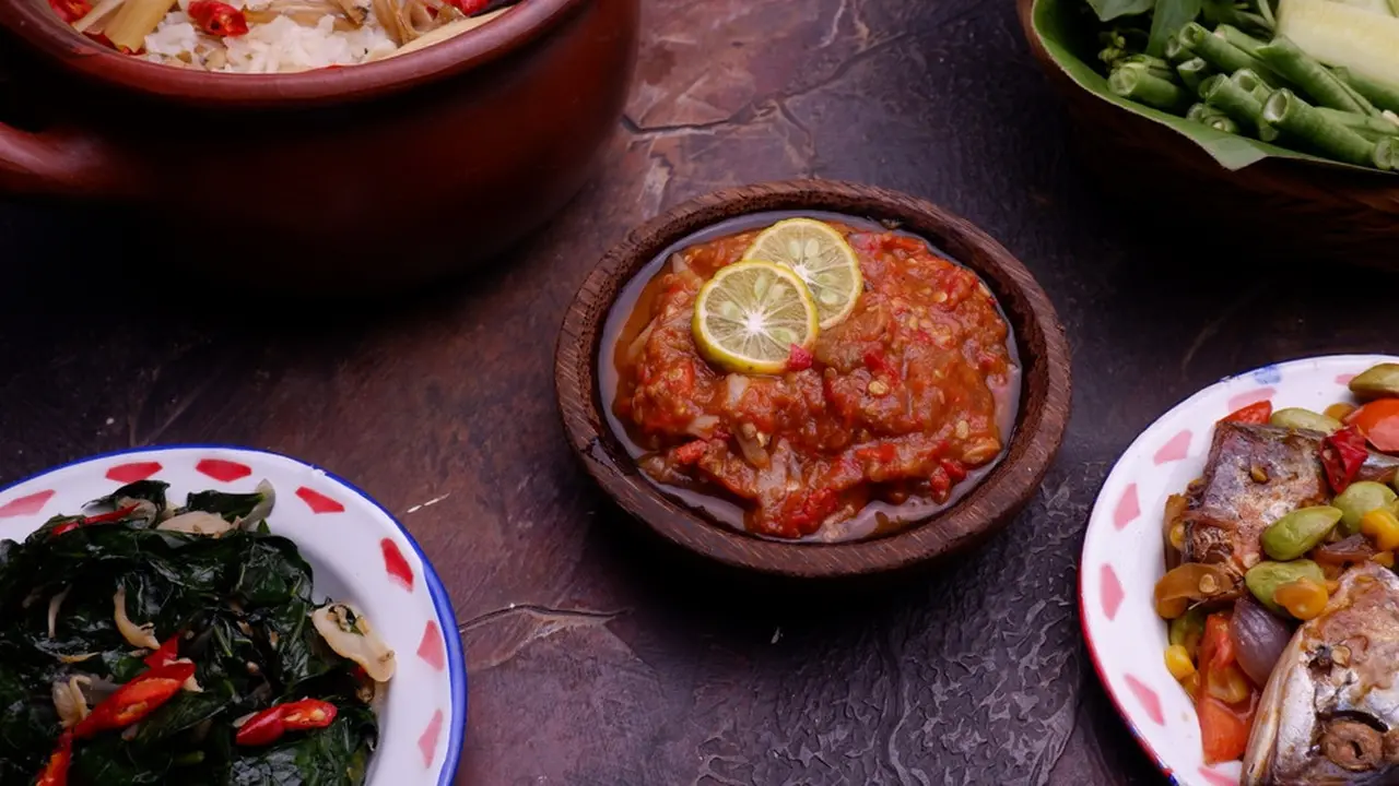 Fun & Fact Sambal Terasi: Asal, Manfaat, Cita Rasa hingga Rekomendasi Menu Makanan
