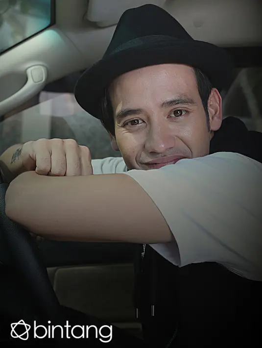 Pada akhir tahun 2015 silam Tarra Budiman memutuskan untuk keluar dari CMI Management yang telah membesarkan namanya. Bukan tanpa alasan komedian tampan ini keluar dari perahu yang sama dengan Billy Syahputra tersebut. (Nurwahyunan/Bintang.com)