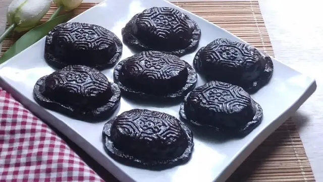 Resep kue thok ketan hitam untuk meriahkan HUT ke-78 RI. (dok. Cookpad @lovetocook_121076)