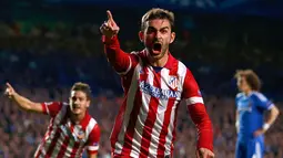 Selebrasi penyerang Atletico Madrid, Adrian Lopez, usai menghempaskan Chelsea di Stamford Bridge, London, (1/5/2014). (REUTERS/Eddie Keogh)