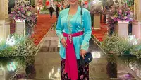 Potret Bella Saphira kondangan bersama ibu pejabat (Sumber: Instagram/bellasaphiraofficial)