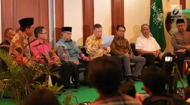 Suasana pernyataan sikap solidaritas lintas agama untuk Myanmar (SALAM) di Gedung PBNU, Jakarta, Jumat (22/9). Sejumlah tokoh lintas agama berkumpul membahas tragedi kemanusiaan yang terjadi di Rakhine State, Rohingya, Myanmar.(Liputan6.com/Faizal Fanani)