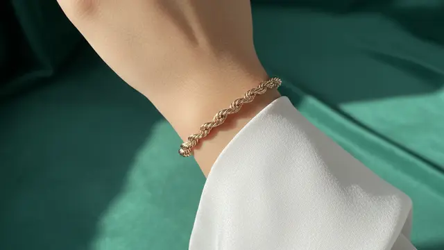 Model Gelang Emas Rantai Elegan Untuk Hari Raya. AI