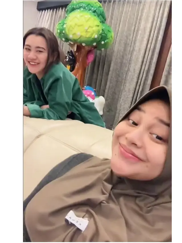 Bersahabat Sejak Kecil, Ini 6 Potret Akrab Aurel Hermansyah dan Aaliyah Massaid