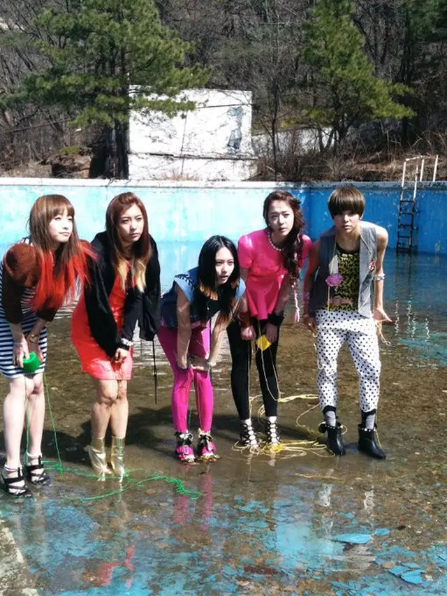 Unggahan Aber f(x) (Twitter/ ajol_llama)