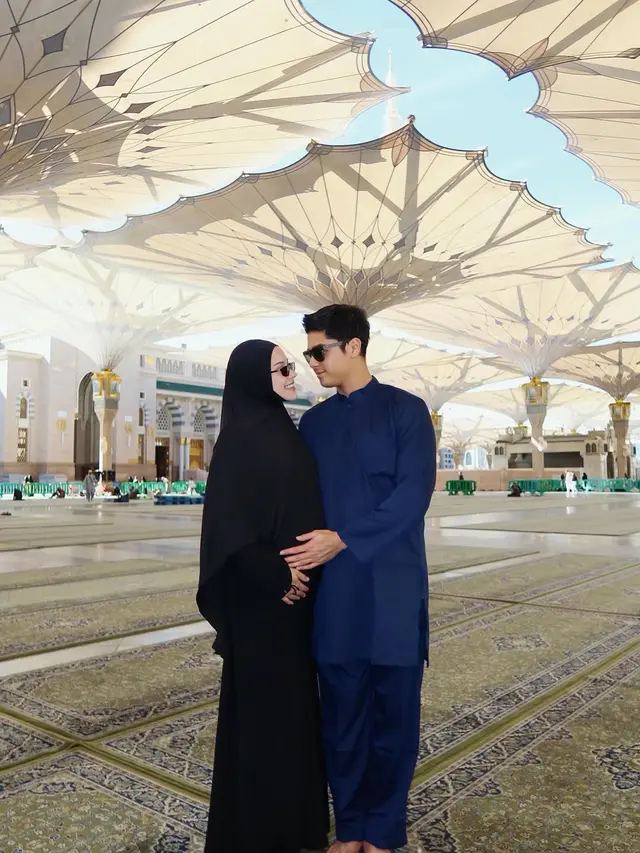 5 Potret Alyssa Daguise Umrah Pertama Selama Hamil, Perjalanan Spiritual yang Penuh Kebahagiaan