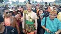 Gubernur Jawa Tengah Ganjar Pranowo menjadi sorotan dalam perhelatan Nitilaku Perguruan Kebangsaan (Liputan6.com/Switzy Sabandar)