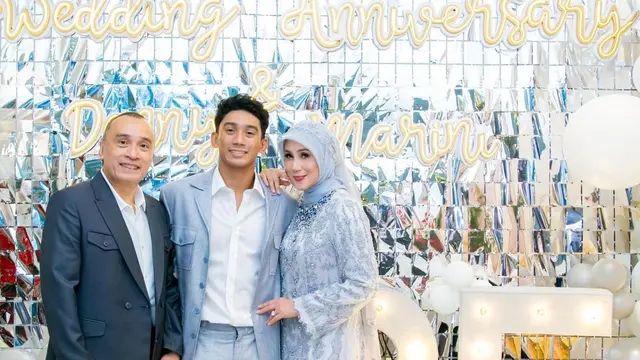 Marini Zumarnis dan Denny Wardhana rayakan wedding anniversary ke-25 (Foto: Instagram marinizumarnisreal)
