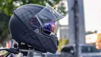 Mau Kaca Helm Tidak Buram, Begini Tips Merawatnya agar Visibilitas Optimal