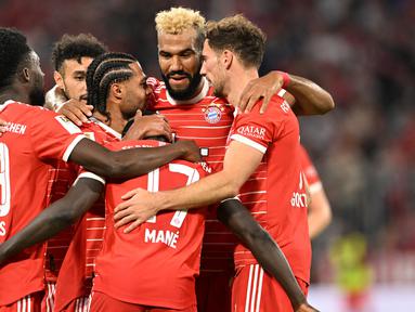 Para kontestan putaran final Piala Dunia 2022 Qatar yang terdiri dari 32 negara telah mengumumkan skuad resminya untuk mengarungi pesta sepak bola paling akbar sejagat empat tahunan tersebut. Dari seluruh pemain yang terdaftar, beberapa klub elite Eropa tercatat menjadi penyumbang pemain terbanyak. Berikut 5 klub yang menjadi 5 besar penyumbang pemain terbanyak untuk berlaga di Piala Dunia 2022 Qatar. (AFP/Christof Stache)