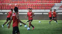 Pemain PSIS Semarang dan Timnas Timor Leste Gali Freitas saat official training di Stadion Kapten I Wayan Dipta jelang playoff kualifikasi Piala Asia 2027 menghadapi Mongolia. (Bola.com/Alit Binawan)