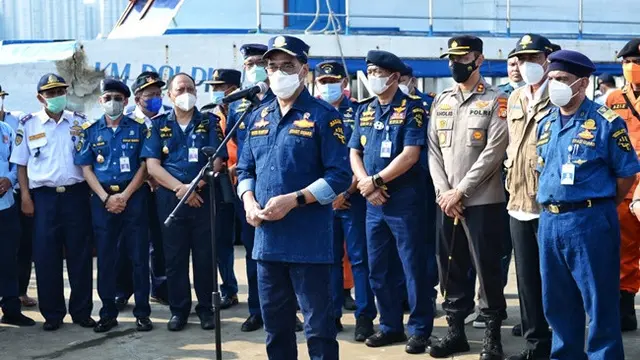 Menteri Perhubungan Budi Karya Sumadi mengecek Pelabuhan Kaliadem, Jakarta Utara pada Jumat (14/5/2021) (Dok: Kemenhub)